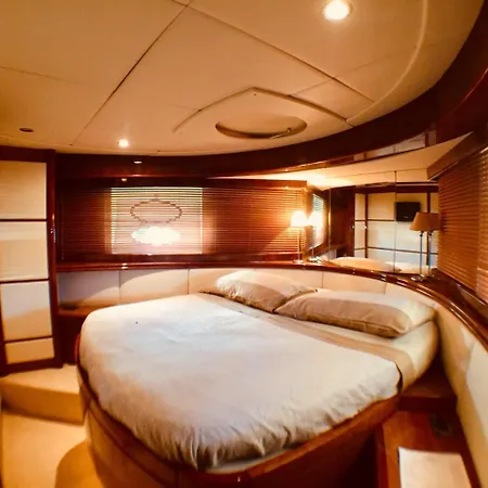 Botel Tropez Luxury Yacht *