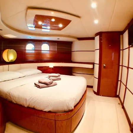 Botel Tropez Luxury Yacht *