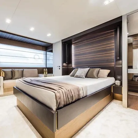 Πλωτό κατάλυμα Tropez Luxury Yacht Σαιν-Τροπέ
